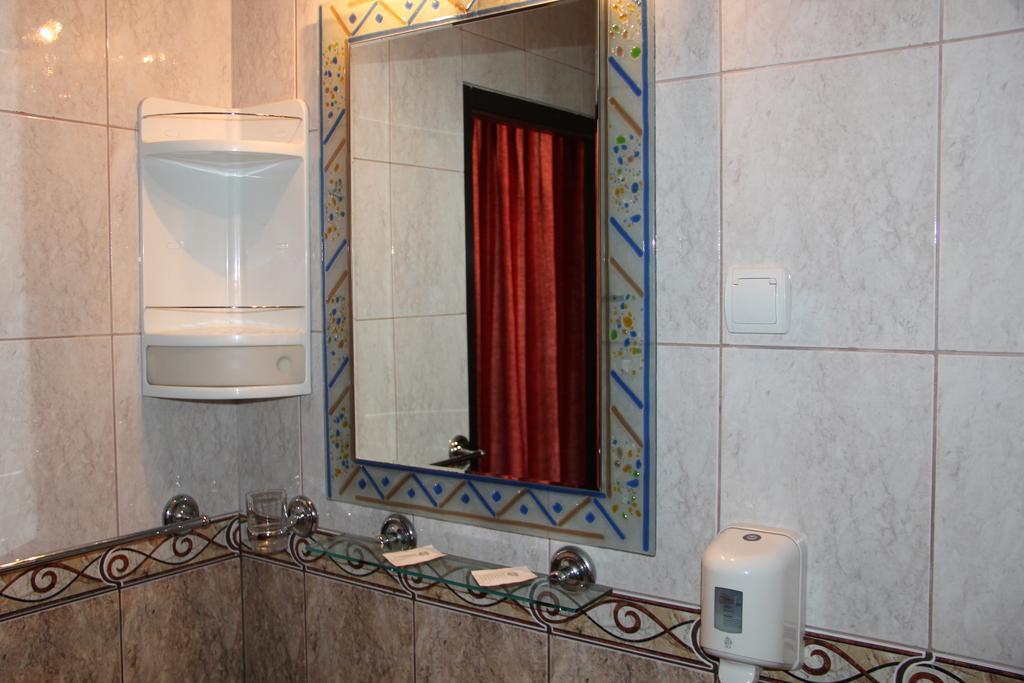 Pensiunea Blanca Reghin Habitación foto